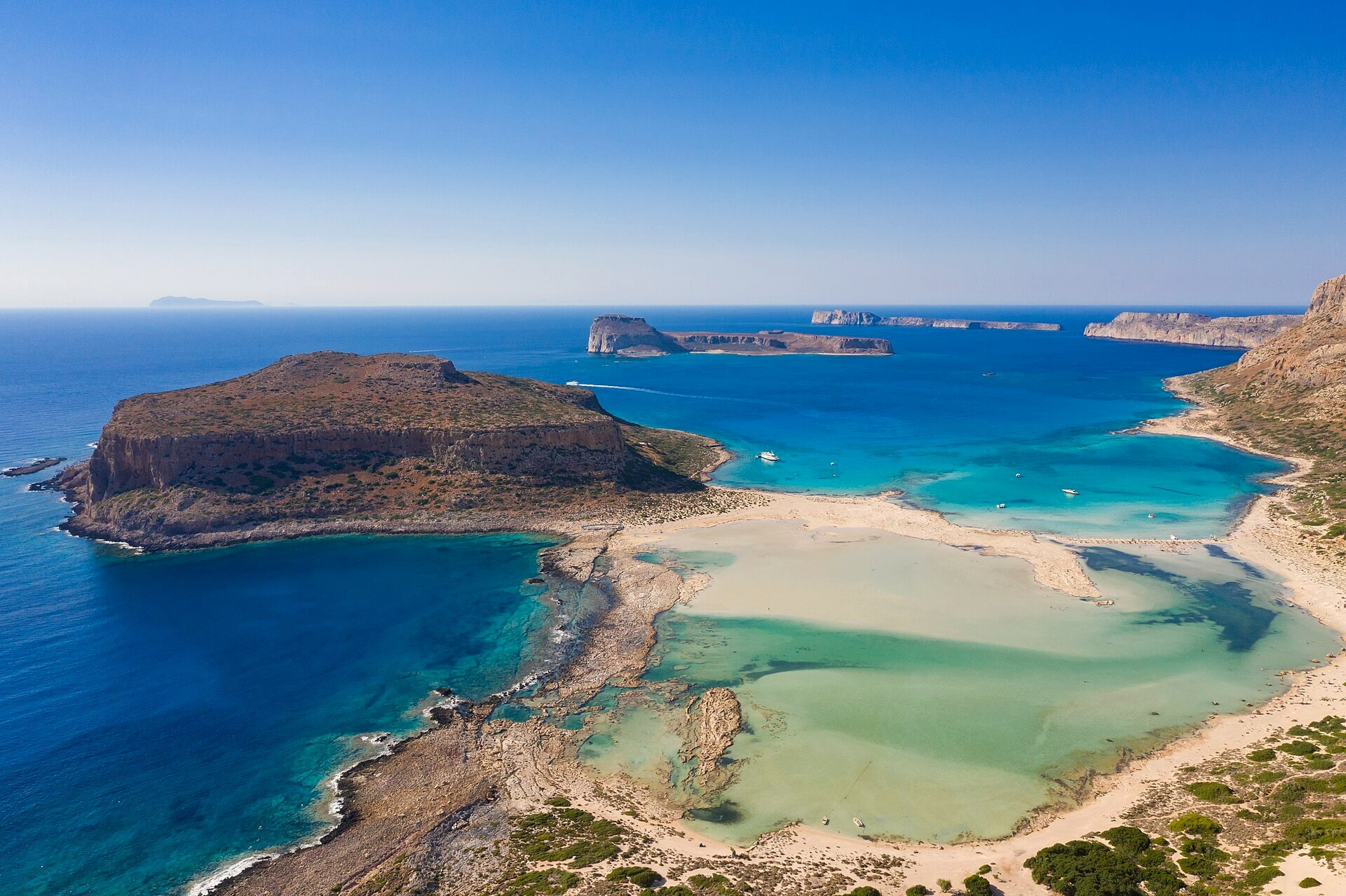The turquoise lagoon of Balos seen from above - Crete - Greece © dronepicr / Wikimedia (CC BY 2.0)