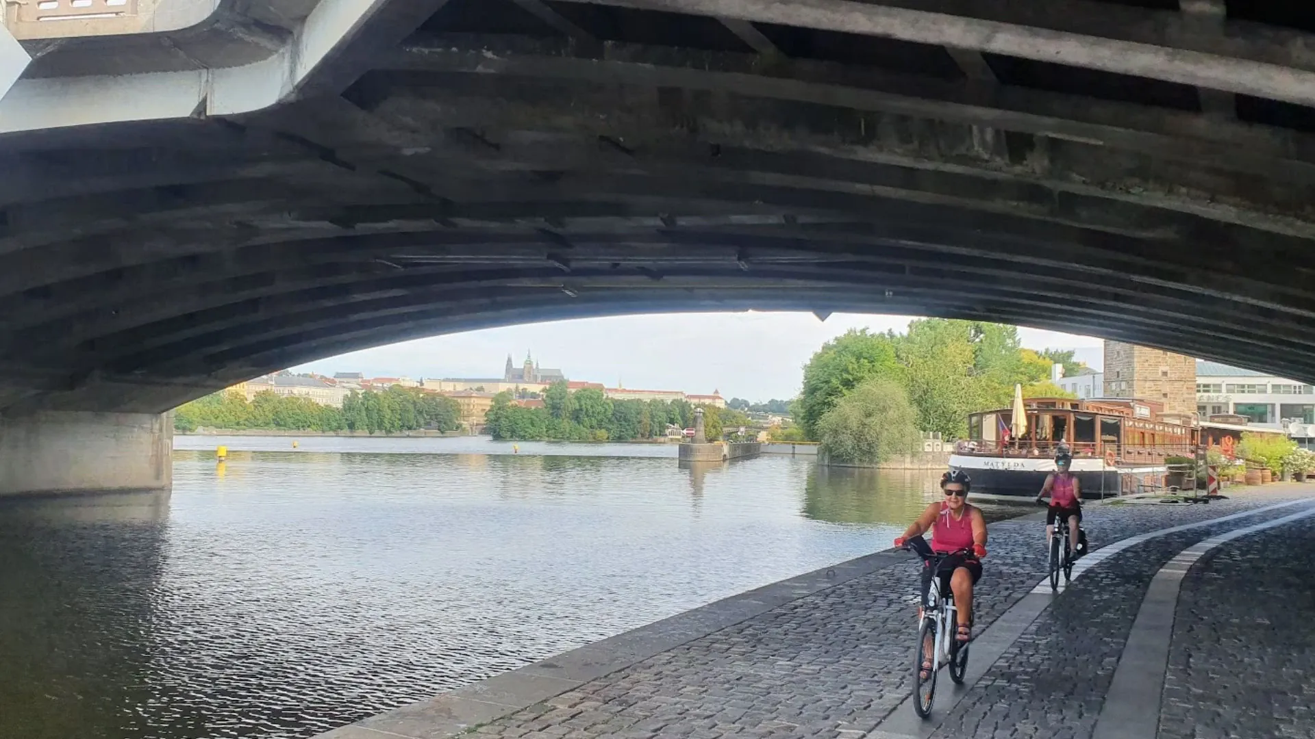 Kea, Cyclades: walking holidays in Greece | Kelifos