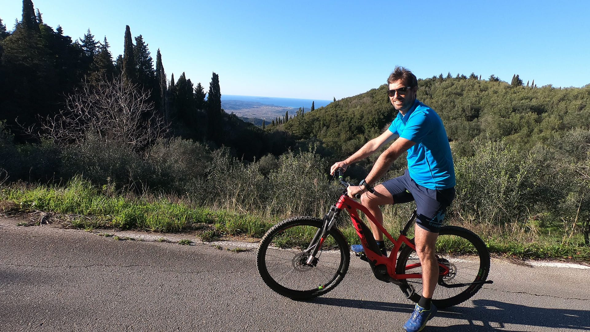 Greece in April: walking holidays and cycling trips - Kelifos