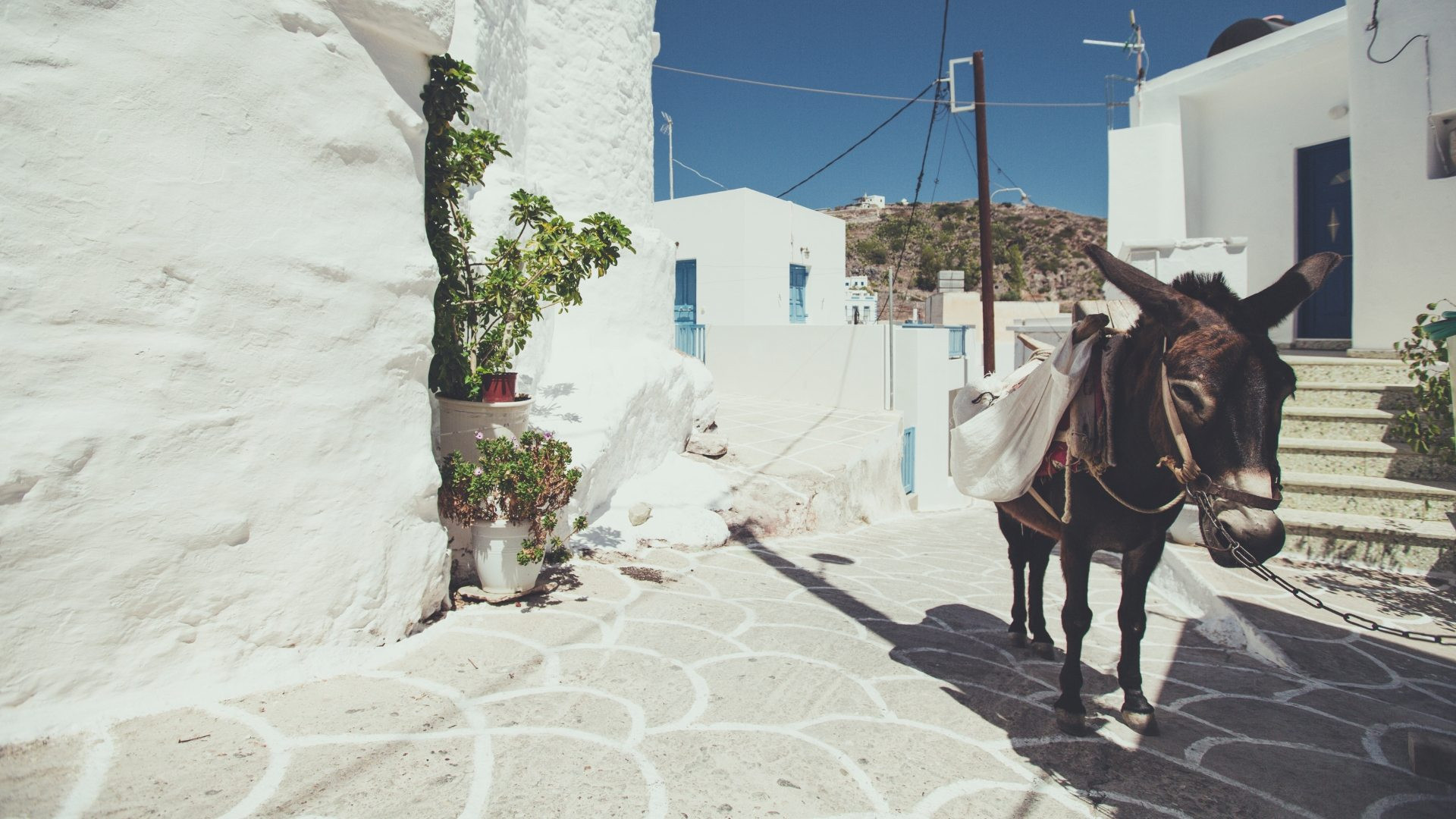 Lane in Chorio - Island of Kimolos - Cyclades - Greece