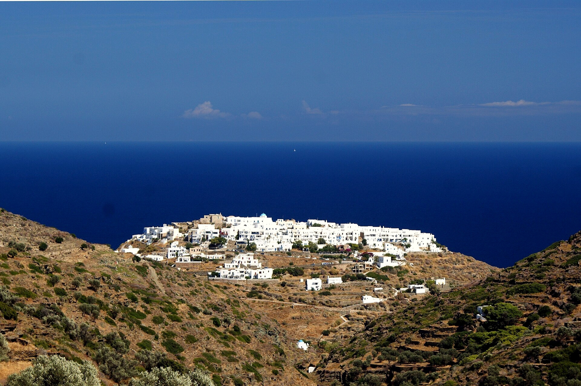 The perched medieval village of Kastro - Sifnos - Cyclades - Greece © Kondephy / Wikimedia (CC BY-SA 4.0)