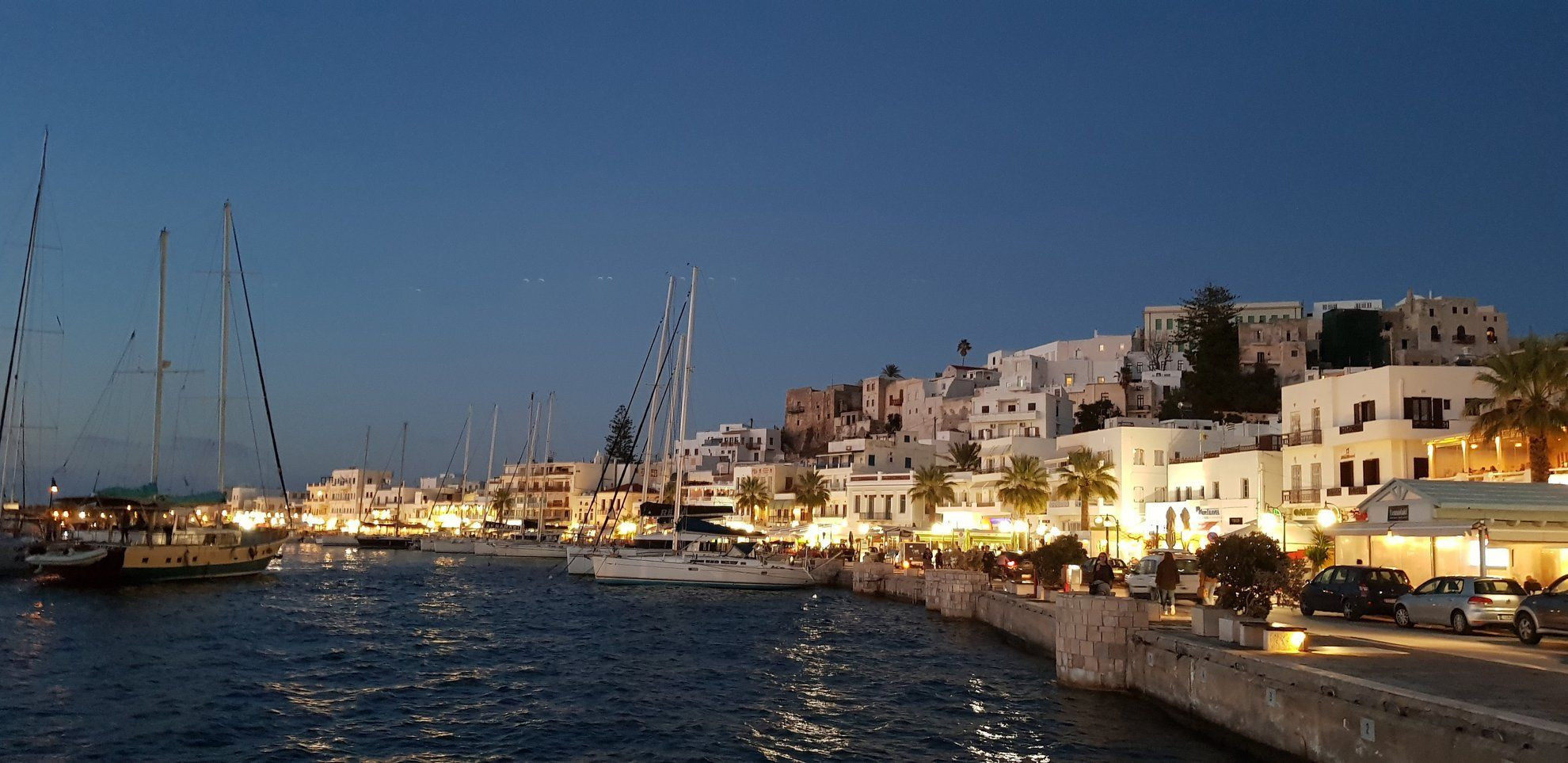 Evening stroll along Naxos harbour - Cyclades © Anne-Marie Billault