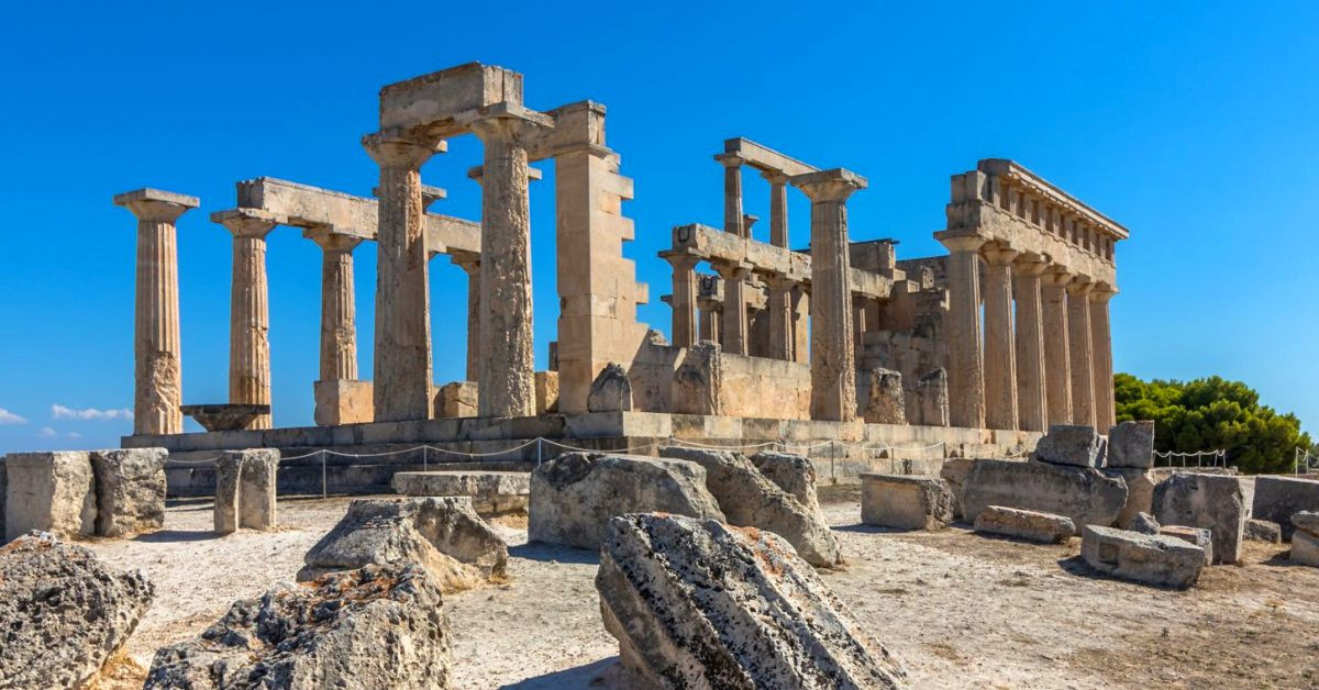 Temple d'Aphaia sur l'île d'Égine - Grèce © AdobeStock