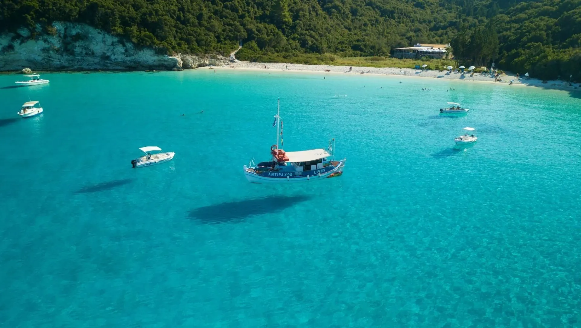 Plage de Voutoumi à Antipaxos - Îles Ioniennes - Grèce - voutoumi-beach-on-antipaxos-ionian-islands-greece-2
