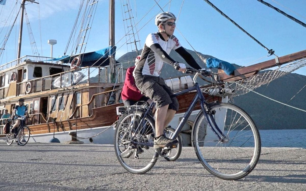 Bike and boat trip through the Ionian islands - Greece