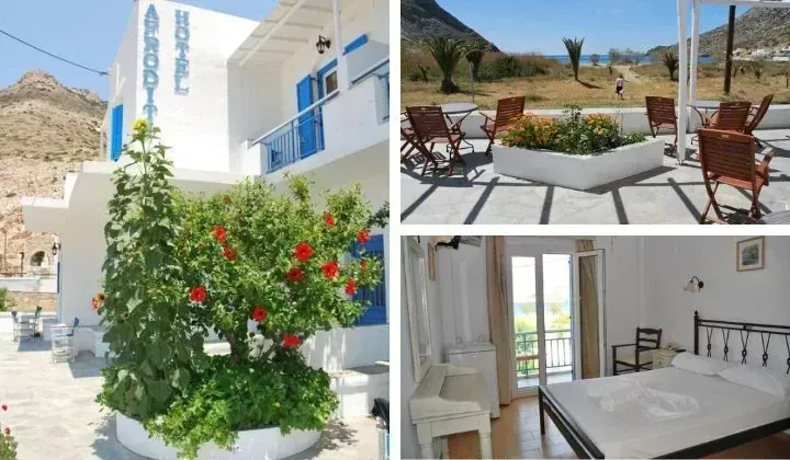 Hotel Afroditi blanc et bleu avec terrasse fleurie - Cyclades Grece