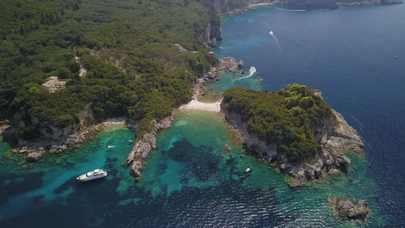 Green Corfu: a cycling discovery between olive groves and coves